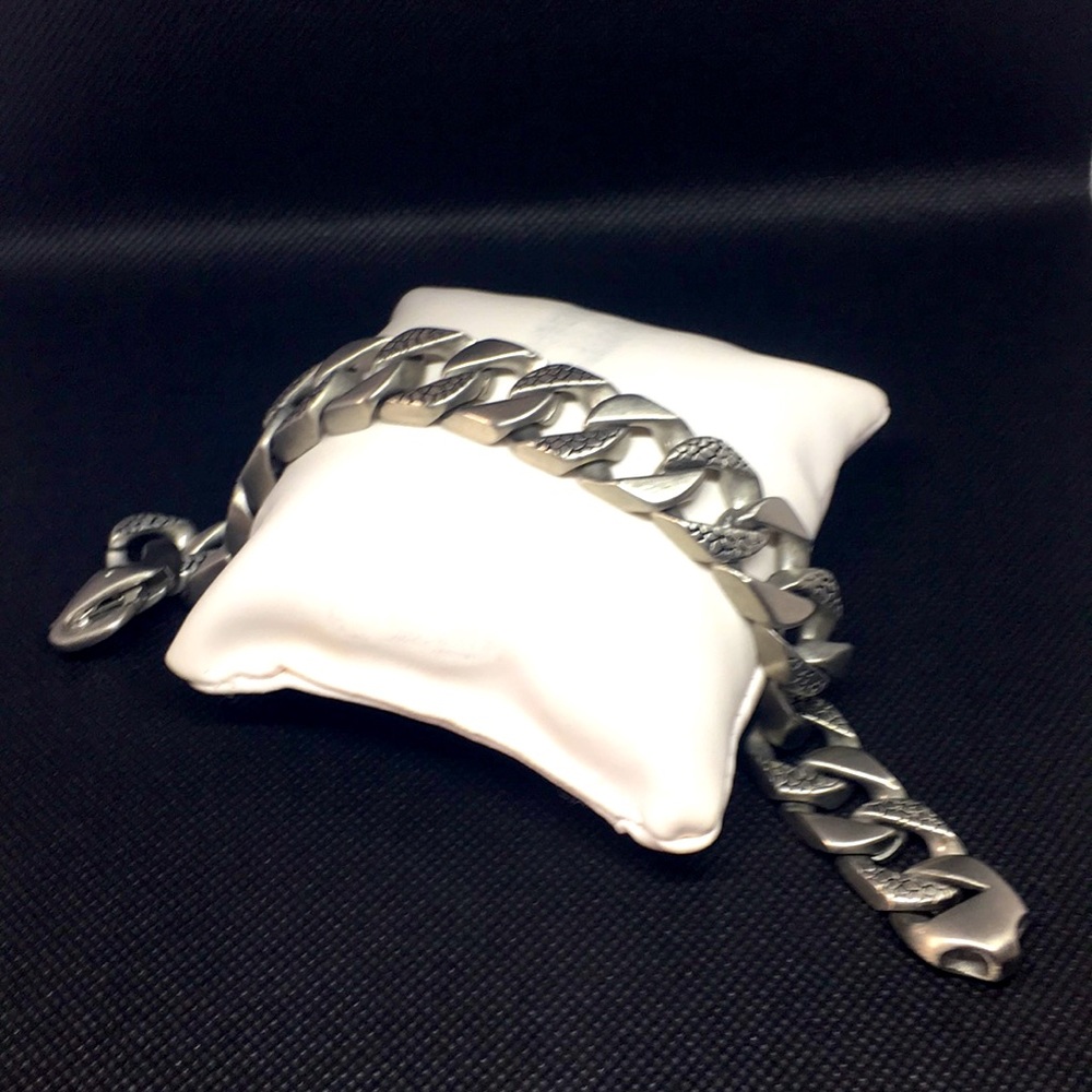 Amazing Men’s Cuban Bracelet 23 inch